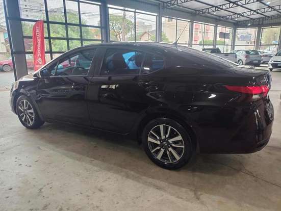 NISSAN-VERSA-2021