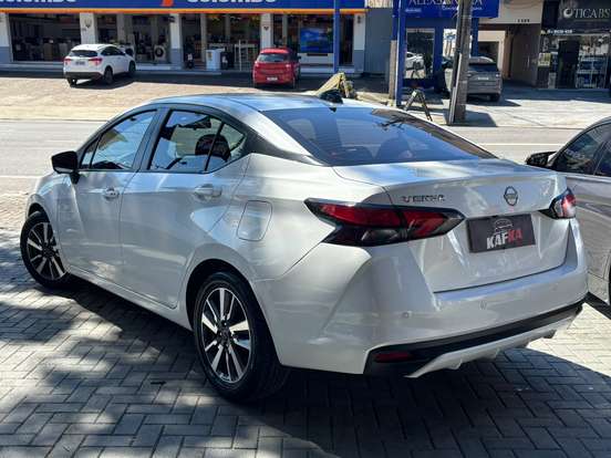 NISSAN-VERSA-2024