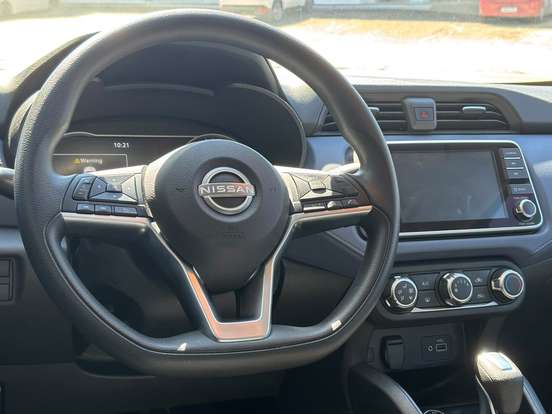 NISSAN-VERSA-2024