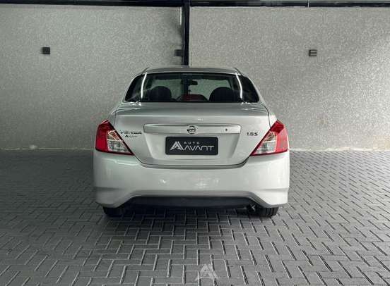 NISSAN-VERSA-2017