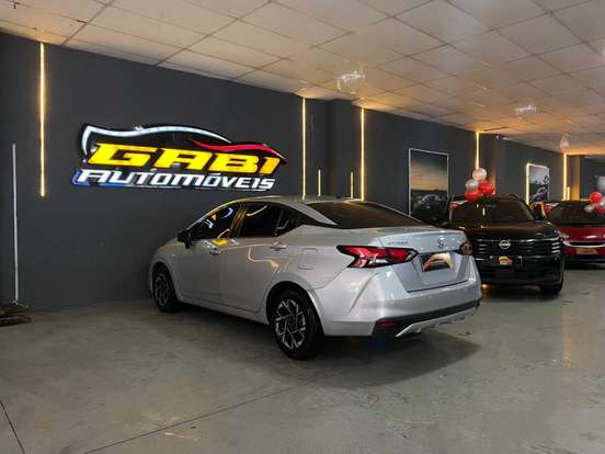 NISSAN-VERSA-2023