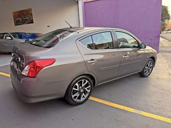 NISSAN-VERSA-2015