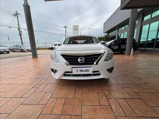 NISSAN-VERSA-2019