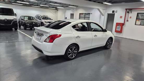 NISSAN-VERSA-2020