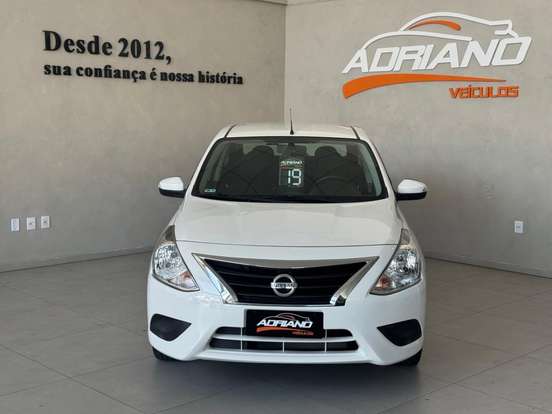 NISSAN-VERSA-2018