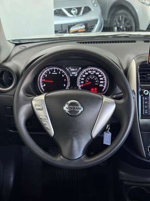 NISSAN-VERSA-2018