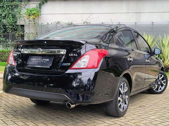 NISSAN-VERSA-2016