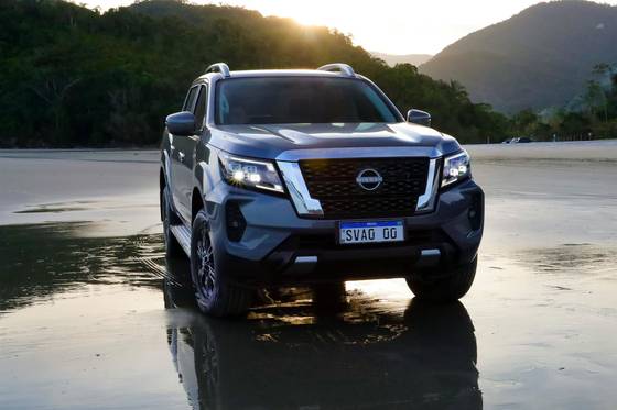 NISSAN FRONTIER 2.3 16V TURBO DIESEL XE CD 4X4 AUTOMÁTICO