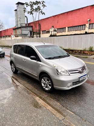 NISSAN-LIVINA-2013