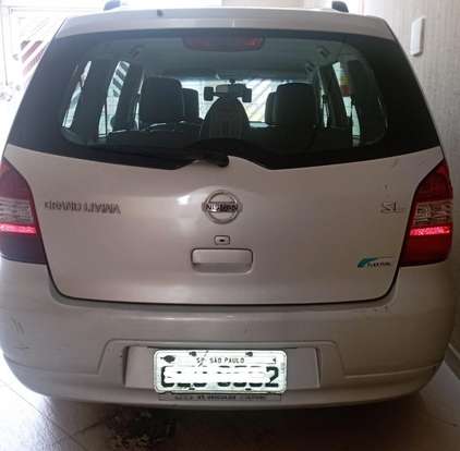 NISSAN-LIVINA-1.8 SL 16V FLEX 4P AUTOMÁTICO NISSAN-LIVINA-2012