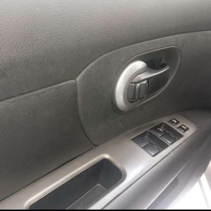 NISSAN-LIVINA-2012