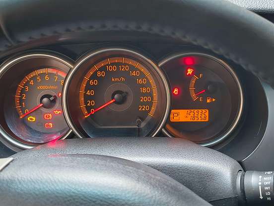 NISSAN-LIVINA-2011