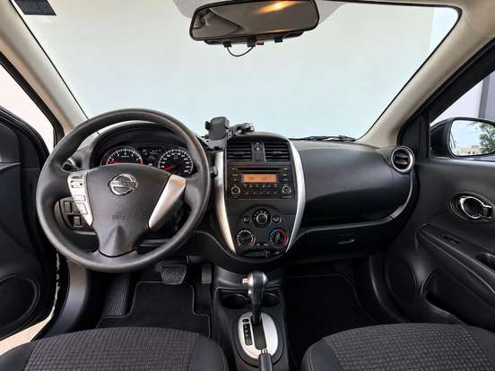 NISSAN-VERSA-2017