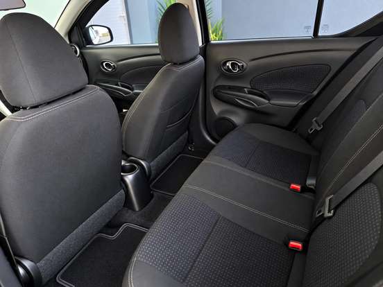 NISSAN-VERSA-1.6 16V FLEXSTART SV 4P XTRONIC NISSAN-VERSA-2017