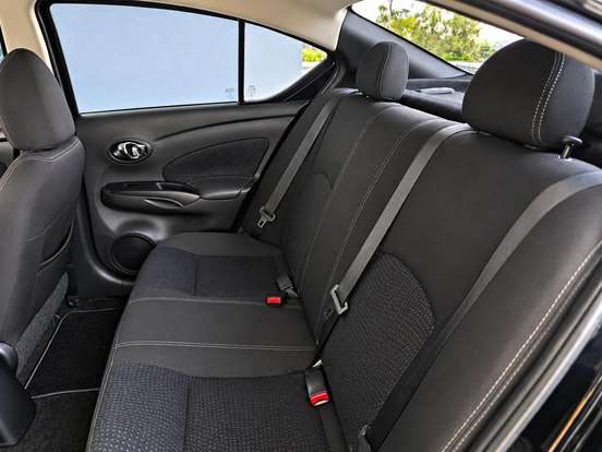 NISSAN-VERSA-2017