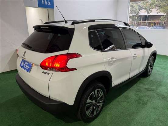 PEUGEOT-2008-2021