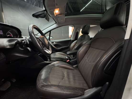 PEUGEOT-2008-1.6 16V FLEX GRIFFE 4P AUTOMÁTICO PEUGEOT-2008-2015