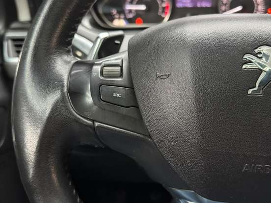 PEUGEOT-2008-1.6 16V FLEX GRIFFE 4P AUTOMÁTICO PEUGEOT-2008-2015