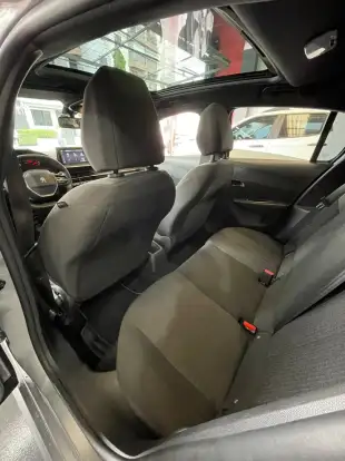 PEUGEOT-208-2023