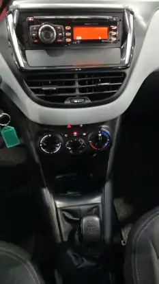 PEUGEOT-208-2014