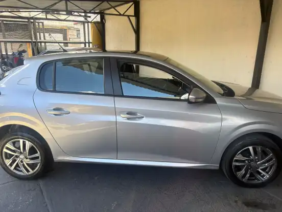 PEUGEOT-208-2020