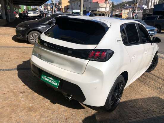 PEUGEOT-208-2024