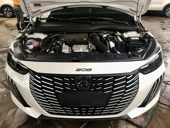PEUGEOT-208-2025