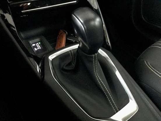 PEUGEOT-208-2025