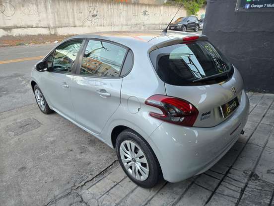 PEUGEOT-208-2016