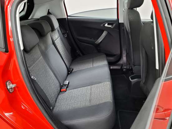 PEUGEOT-208-2018