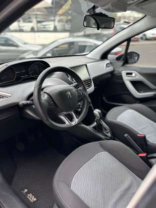 PEUGEOT-208-2013