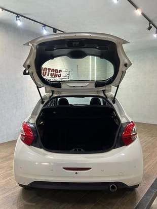 PEUGEOT-208-2013