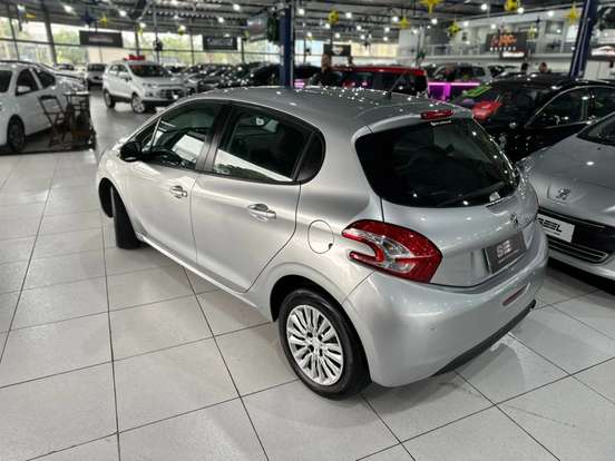 PEUGEOT-208-2014