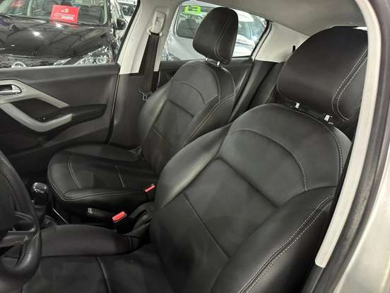 PEUGEOT-208-2014