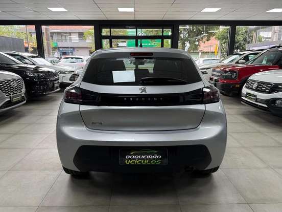 PEUGEOT-208-2021