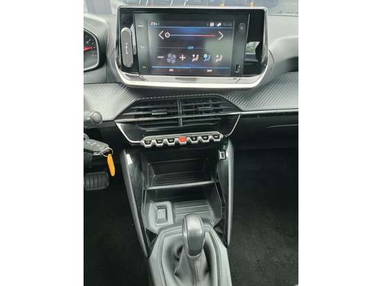 PEUGEOT-208-2021