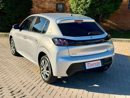 PEUGEOT-208-2021