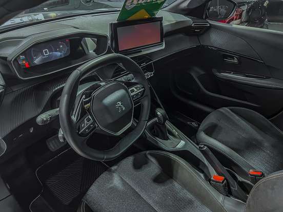 PEUGEOT-208-2023