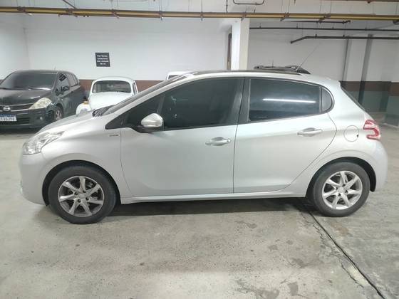 PEUGEOT 208 1.6 ALLURE 16V FLEX 4P AUTOMÁTICO