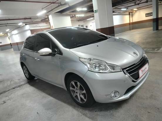 PEUGEOT-208-2016