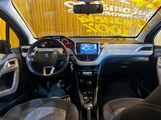 PEUGEOT-208-2016