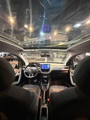PEUGEOT-208-2017
