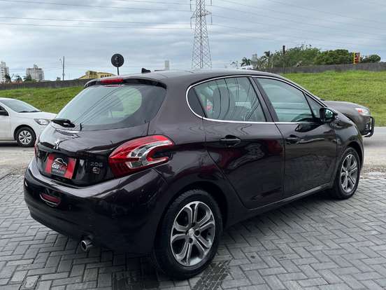 PEUGEOT-208-1.6 GRIFFE 16V FLEX 4P AUTOMÁTICO PEUGEOT-208-2014