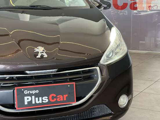 PEUGEOT-208-2013
