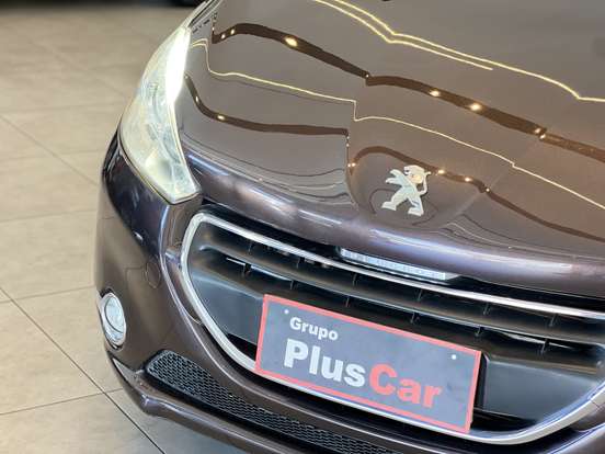 PEUGEOT-208-1.6 GRIFFE 16V FLEX 4P AUTOMÁTICO PEUGEOT-208-2013
