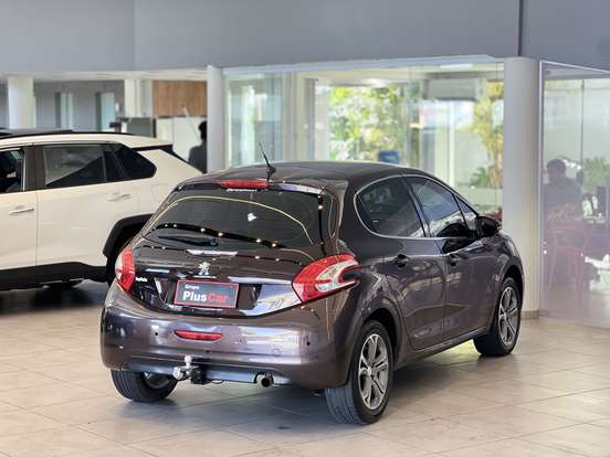 PEUGEOT-208-2013