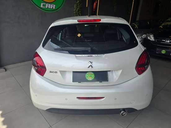 PEUGEOT-208-2017