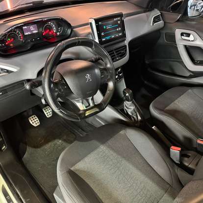 PEUGEOT-208-2018