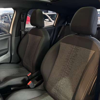 PEUGEOT-208-2018
