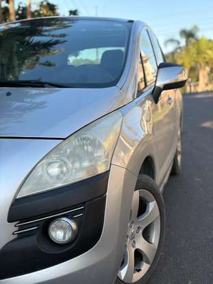 PEUGEOT-3008-2011